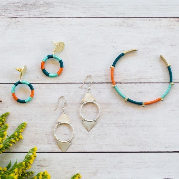 Vibrant Threads Bangle - Picture 2 of 2